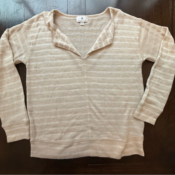 Socialite Beige and White Striped V-Neck Sweater size small - Picture 2 of 6
